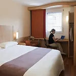 Hotel Ibis Centre 3*