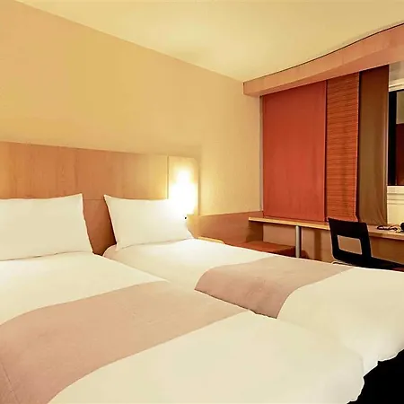 Ibis Centre Hotel 3*