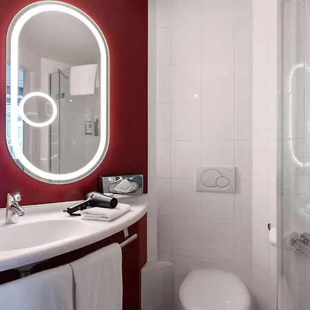 Ibis Centre Hotel 3*