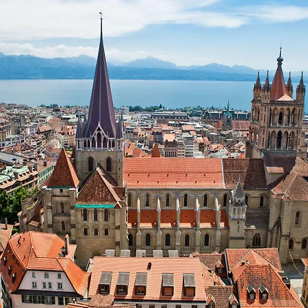 Ibis Centre Hotel 3*