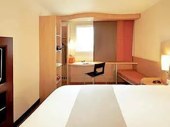 Ibis Centre