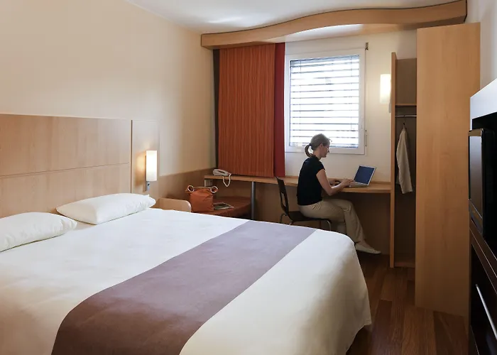 Hotel Ibis Centre 3*