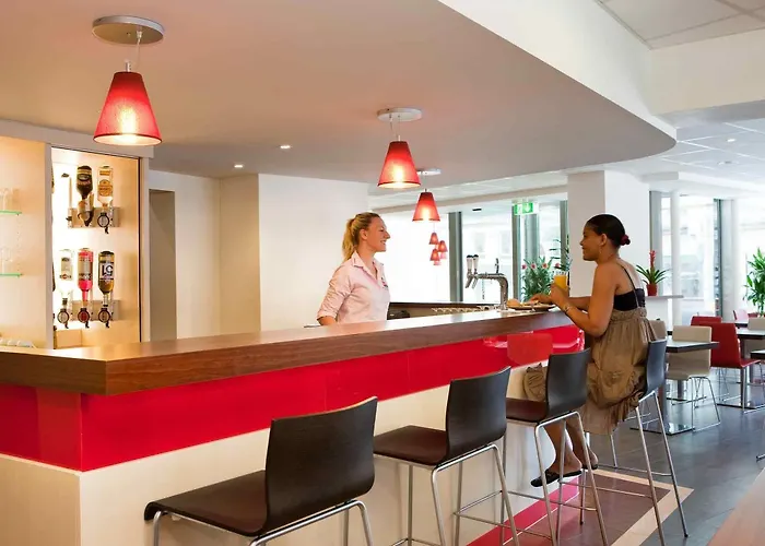 洛桑中心宜必思酒店 3* 洛桑