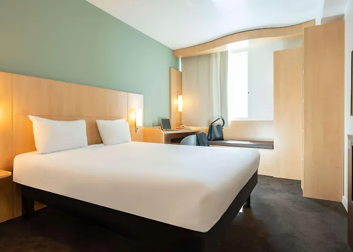 Hotel Ibis Centre 3*