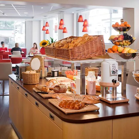 Hotel Ibis Centre 3*